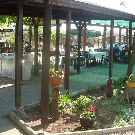 Hotel Gasthof Goldener Hahn-2
