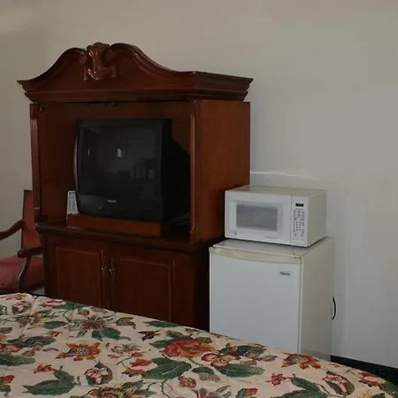 Hwy Express Inn And Suites-3