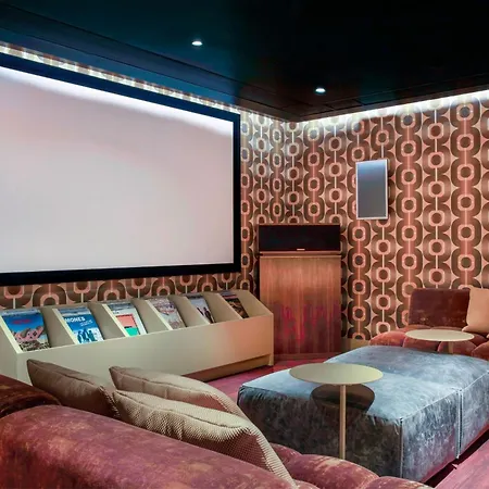 Moxy Banff-2