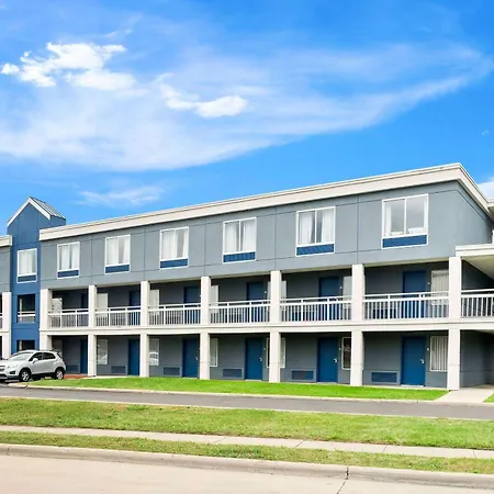 Days Inn & Suites By Wyndham Warren-3