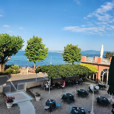 Hotel Alla Riviera Lake View-2
