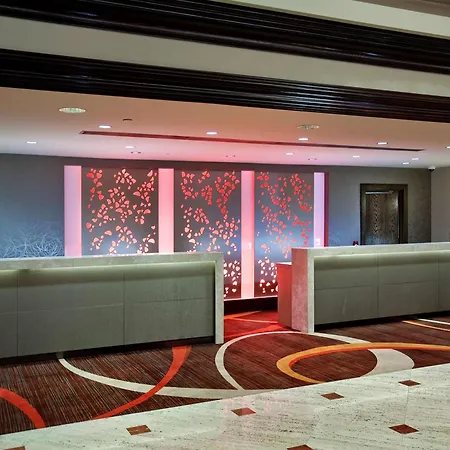 Hilton Rosemont Chicago O'Hare-2