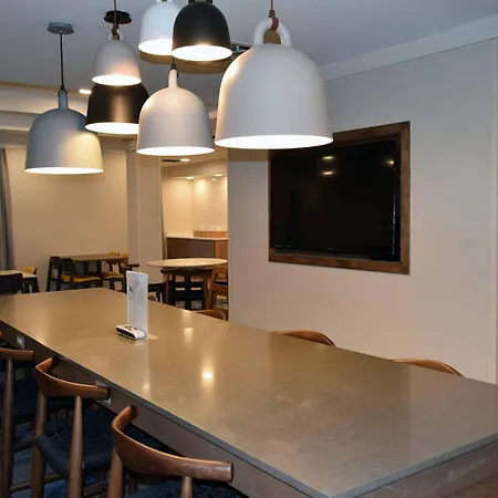 Fairfield By Marriott Youngstown/Austintown-2