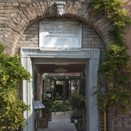 Hotel La Calcina-2
