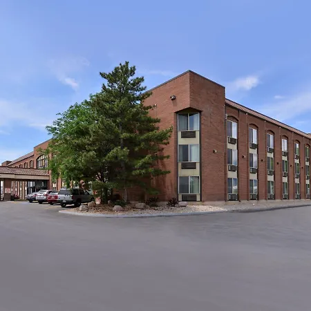 Quality Inn Vernal Near Dinosaur National Monument-3
