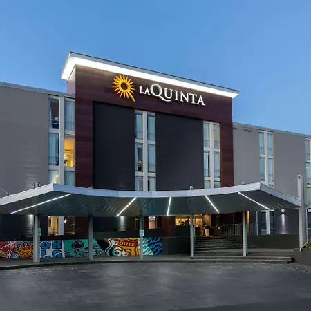 La Quinta Inn & Suites By Wyndham Tulsa Downtown - Route 66-3