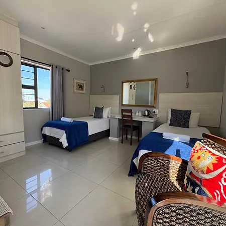 Le Blue Guesthouse-3