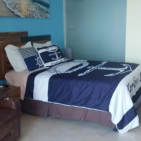 Beachfront Harbor 171 Condo Ocean View Pool, Gym WiFi-3