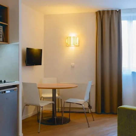 Aparthotel Adagio Access Le Havre Les Docks-2