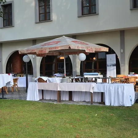 Hotel Na Zamecku-2