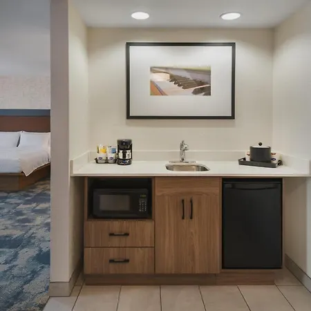 Hampton Inn & Suites Greenfield-3