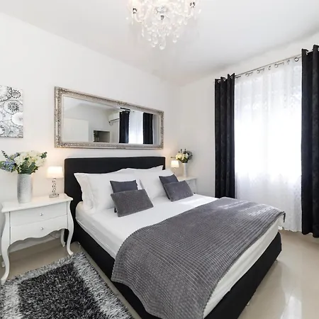Central Square Luxury Boutique-2