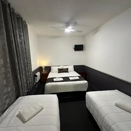 The Esplanade Motel-3