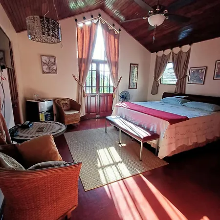 Cariari Bed & Breakfast-3