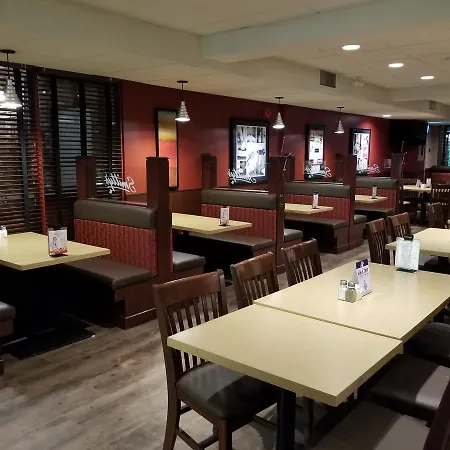 Travelodge By Wyndham Cranbrook-3