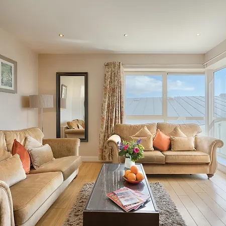 Jameson Court Apartments-3