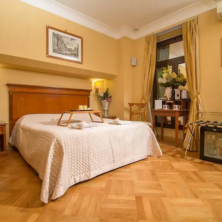 Luxury Rooms H 2000 Roma-2