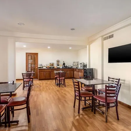Mesilla Valley Days Inn & Suites-3