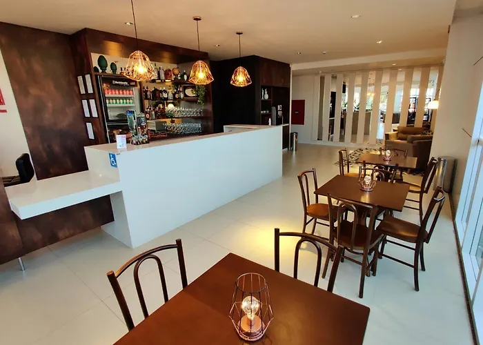 Mogano Express Hotel - PET FRIENDLY e ELETROPOSTO
