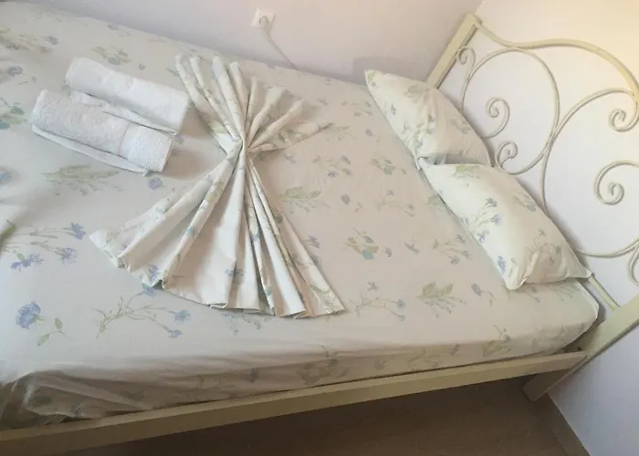 Centrally Located Private Rooms