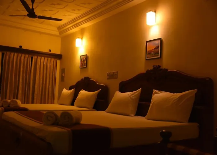 Hotel Raja Palace
