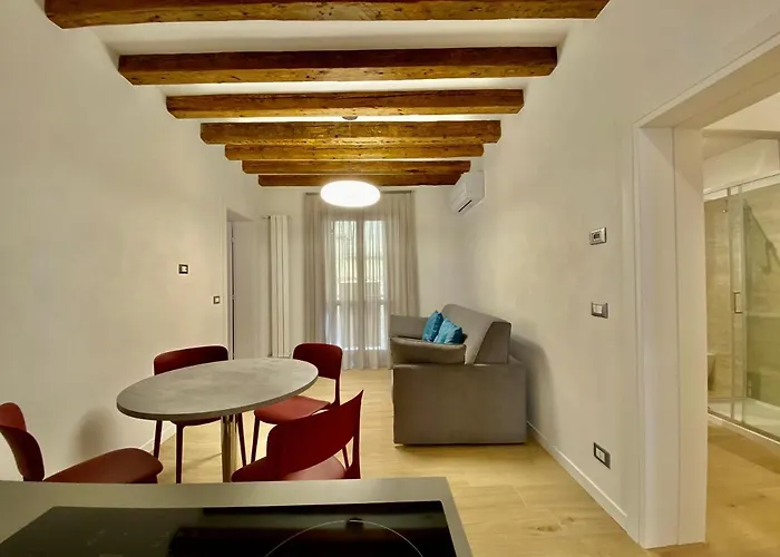 Suite House 4343 apartments