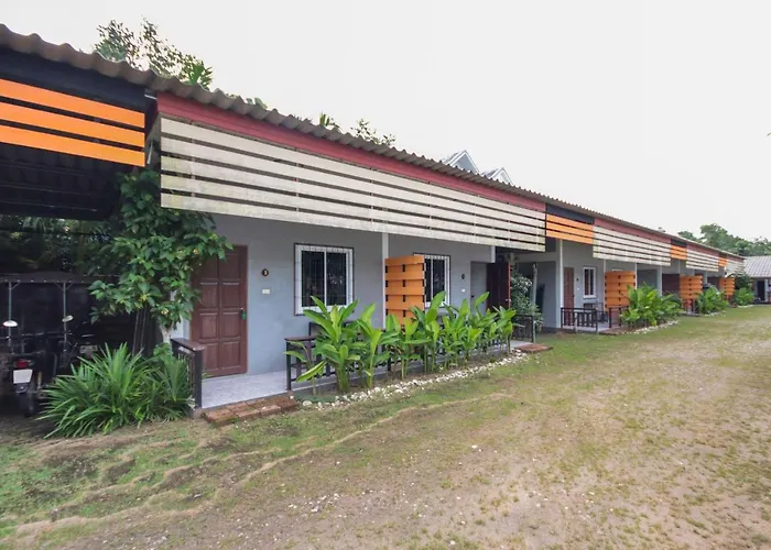 Oyo 75312 Banana Lodge Khao Lak