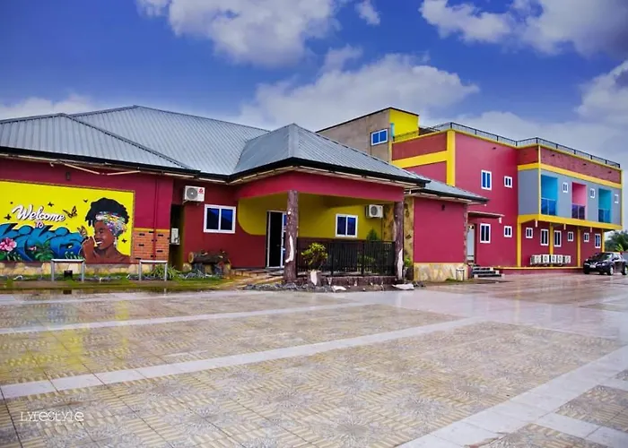 Kikis Court Resort