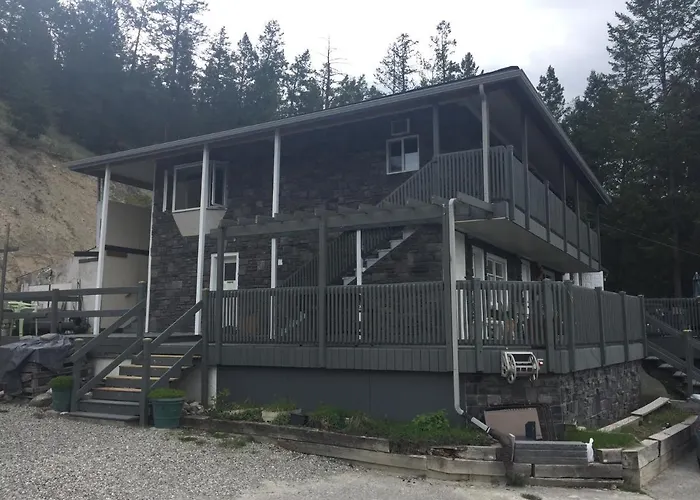 Cross Suite - Mistyriver Lodge