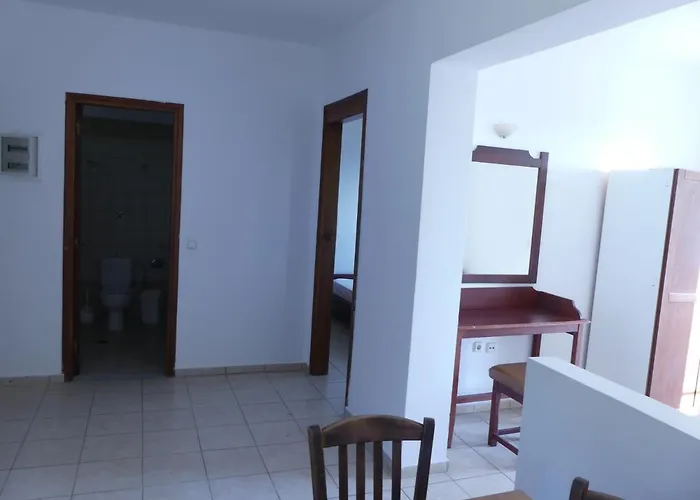 Marianthi Studios & Apartments