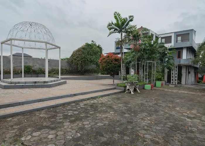 Lembur Kiwari Setra Duta Mitra Reddoorz