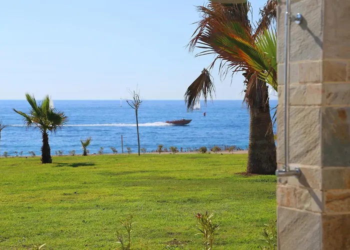 Gold Lagoon Kosher Hotel - By Amphora Hotel & Suites