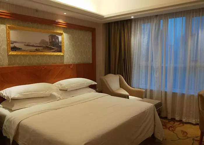 Vienna Hotel Xinjiang Yining Shanghai City