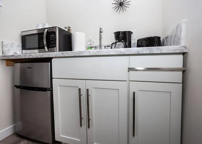 Studio With Large Balcony- San Diego Gateway