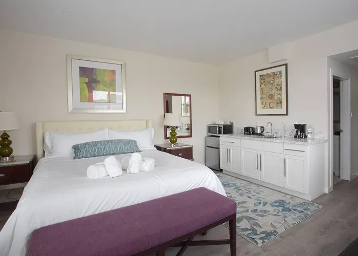 Modern, Luxurious And Prime Location All In One