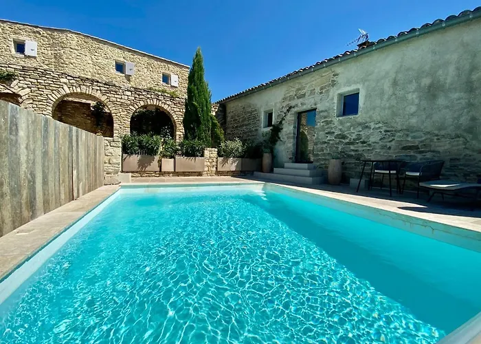 La Maison des Vendangeurs - TABLE D'HÔTES le soir du jeudi au lundi - Jacuzzi - Balnéo SPA - ACCES Piscine pour chambre Grafitti et chambre La Tour