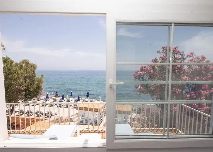 Mojo Otel Beach