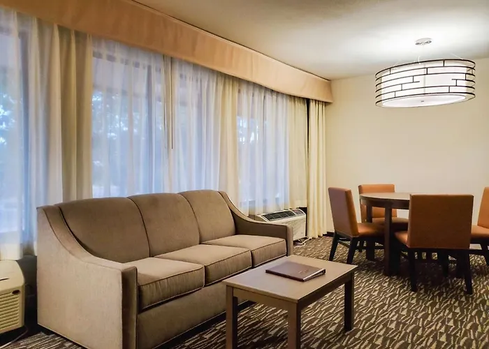 Best Western Plus Plaza Hotel