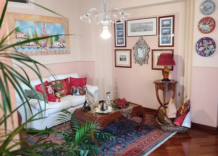 Lovely Casa Paola Villlafranca centro Zimmer Rooms