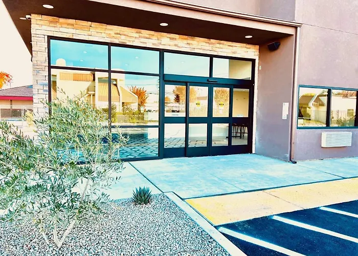 Ramada By Wyndham Modesto Yosemite Area
