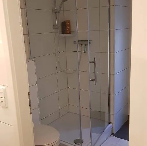 Budgetrooms - Souterrain-Private Rooms & Kitchen