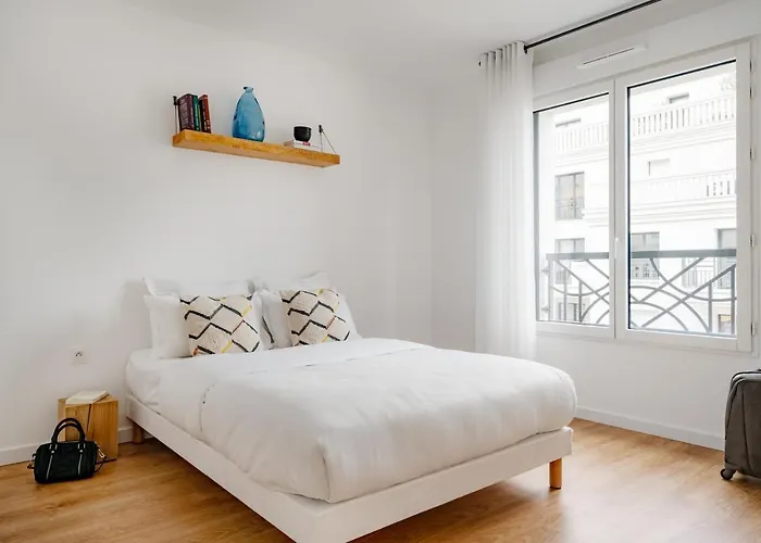 Edgar Suites Châtillon