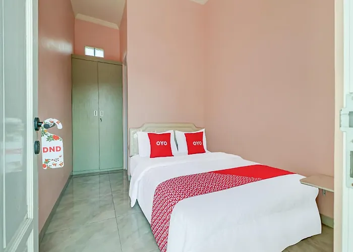 Oyo 91023 Salsabilla Guest House Syariah