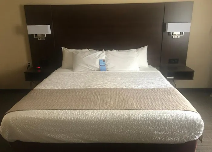 Days Inn By Wyndham Hinton