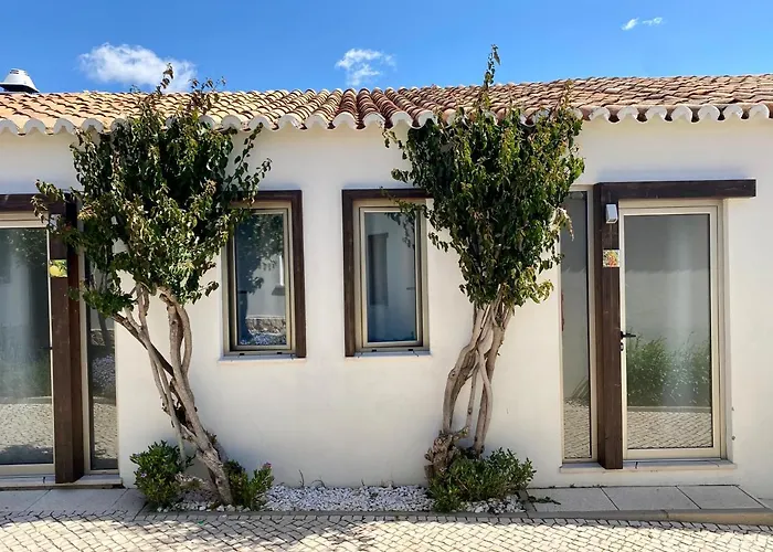 Lost & Found - Guesthouse & Suites