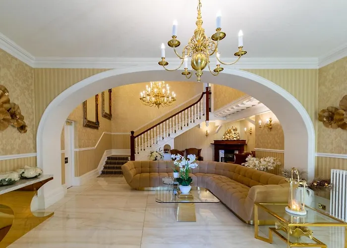 Lakes Hotel & Spa