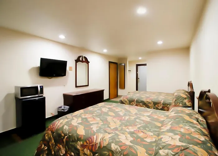 Oyo Pinewood Inn & Suites Silsbee