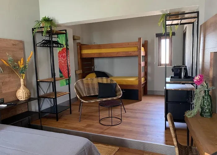 Lost & Found - Guesthouse & Suites
