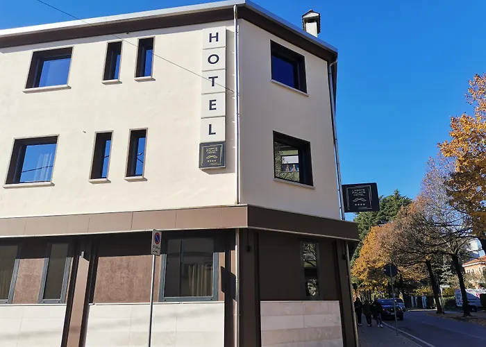 Hotel Floris