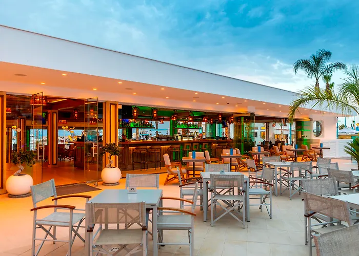 Limanaki Beach Hotel&Suites